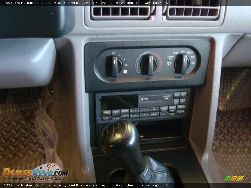 Controls of 1993 Ford Mustang SVT Cobra Fastback Photo #9