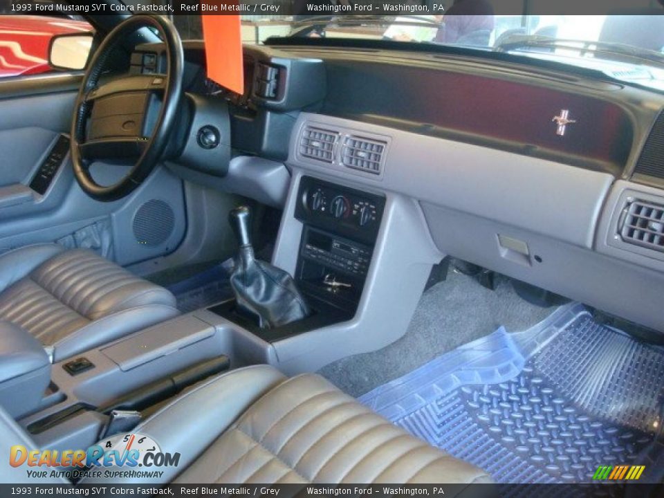 Dashboard of 1993 Ford Mustang SVT Cobra Fastback Photo #12