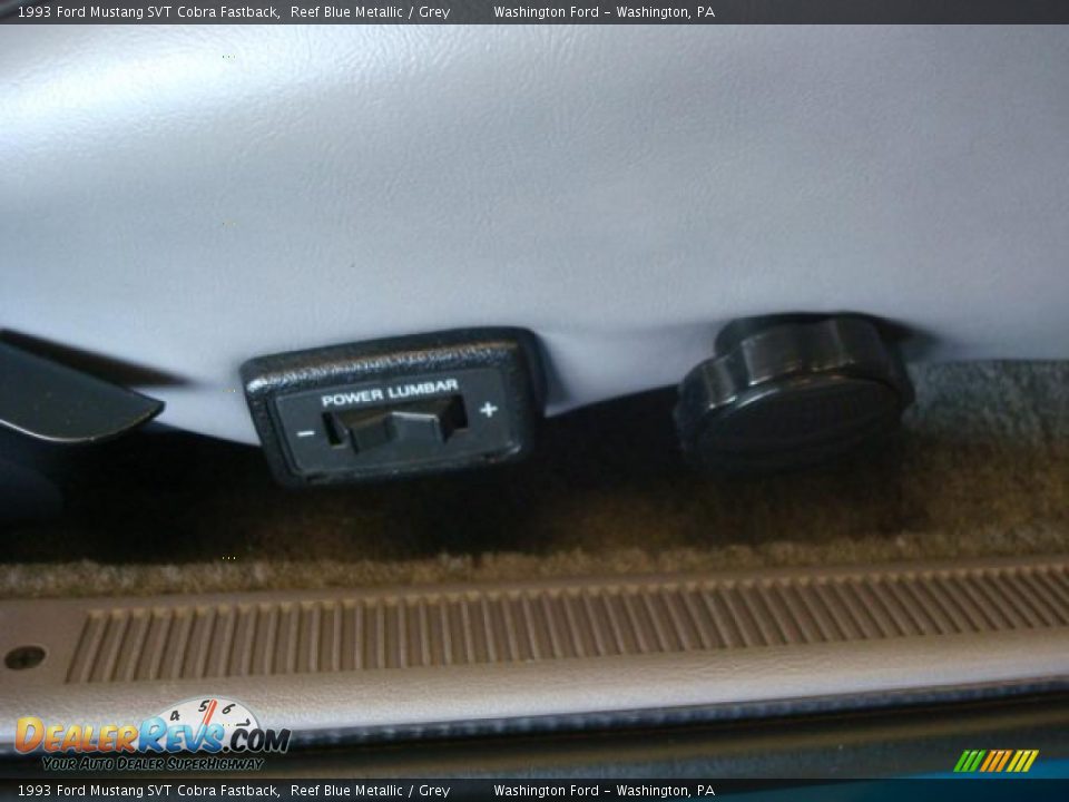 Controls of 1993 Ford Mustang SVT Cobra Fastback Photo #15