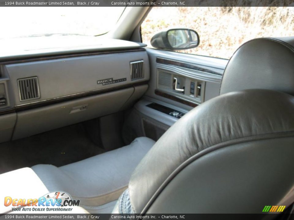 1994 Buick Roadmaster Limited Sedan Black / Gray Photo #13