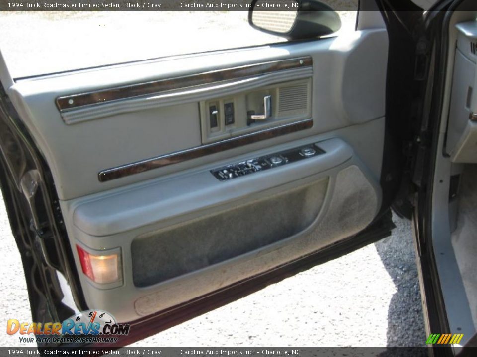 1994 Buick Roadmaster Limited Sedan Black / Gray Photo #15