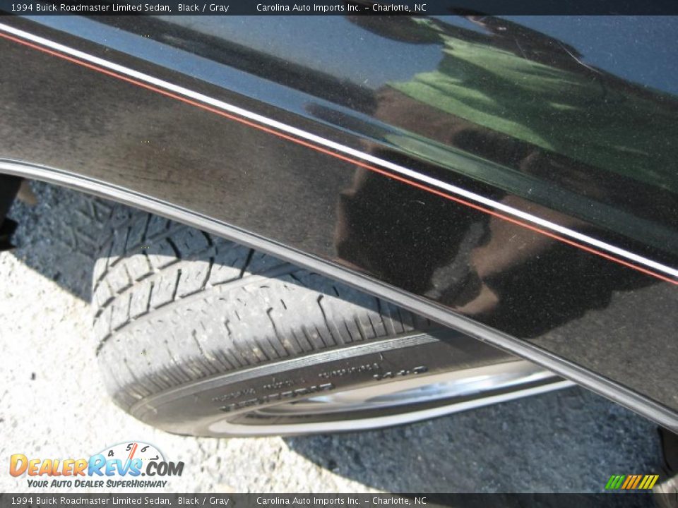 1994 Buick Roadmaster Limited Sedan Black / Gray Photo #23