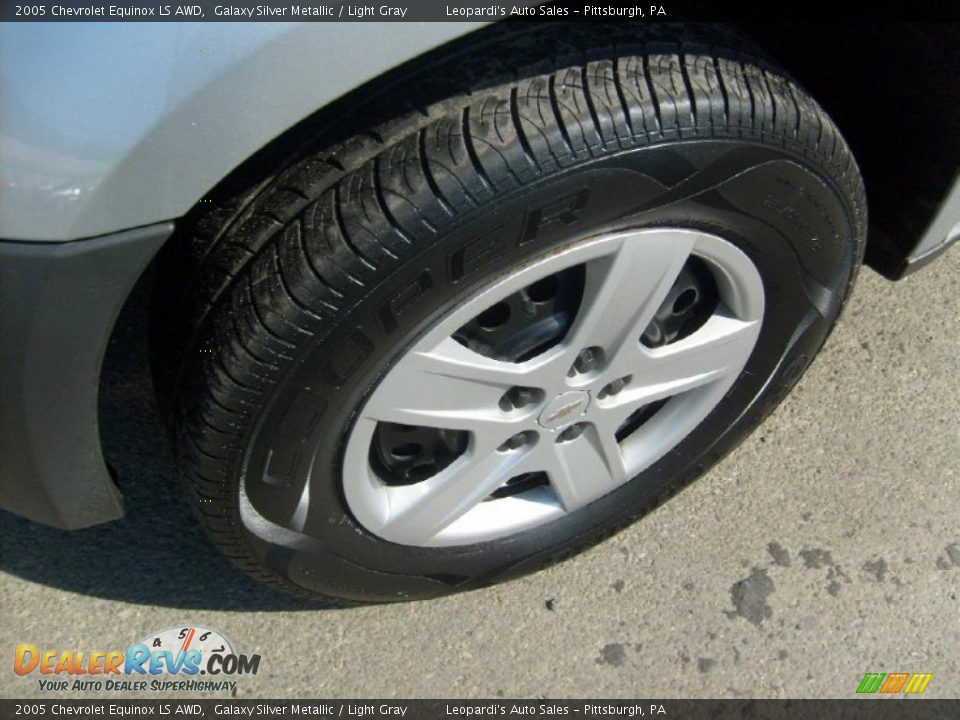 2005 Chevrolet Equinox LS AWD Galaxy Silver Metallic / Light Gray Photo #8
