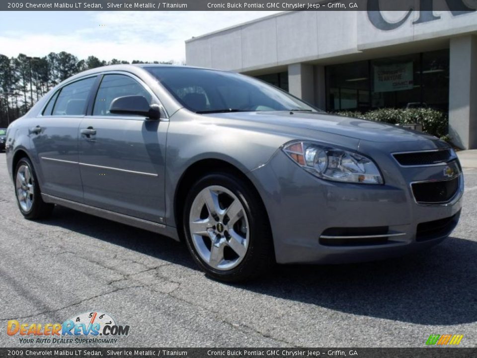 2009 Chevrolet Malibu LT Sedan Silver Ice Metallic / Titanium Photo #2