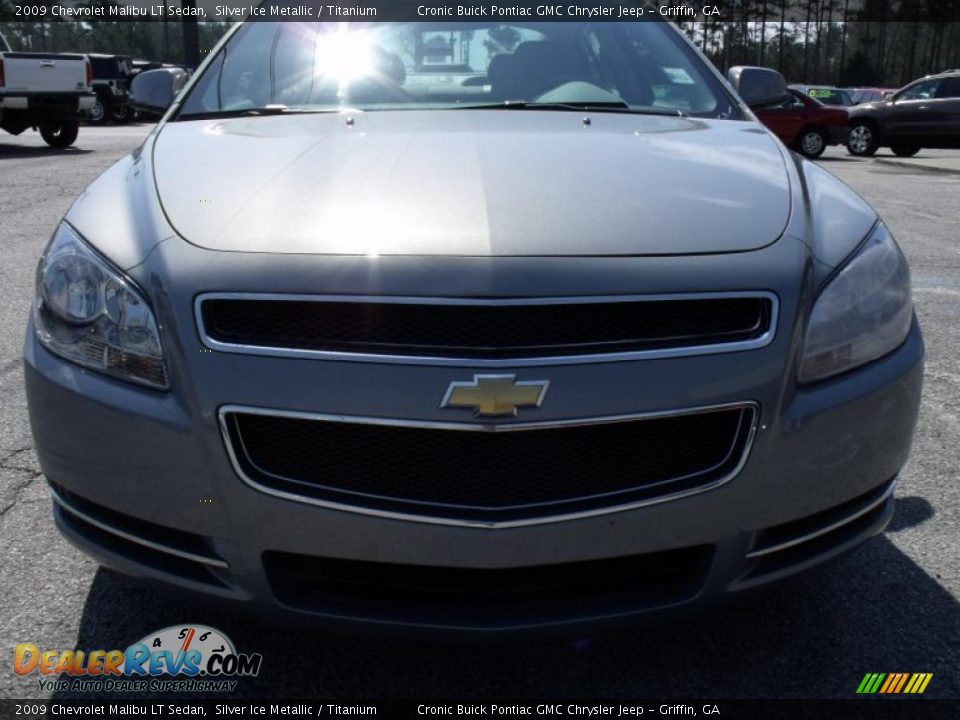2009 Chevrolet Malibu LT Sedan Silver Ice Metallic / Titanium Photo #3