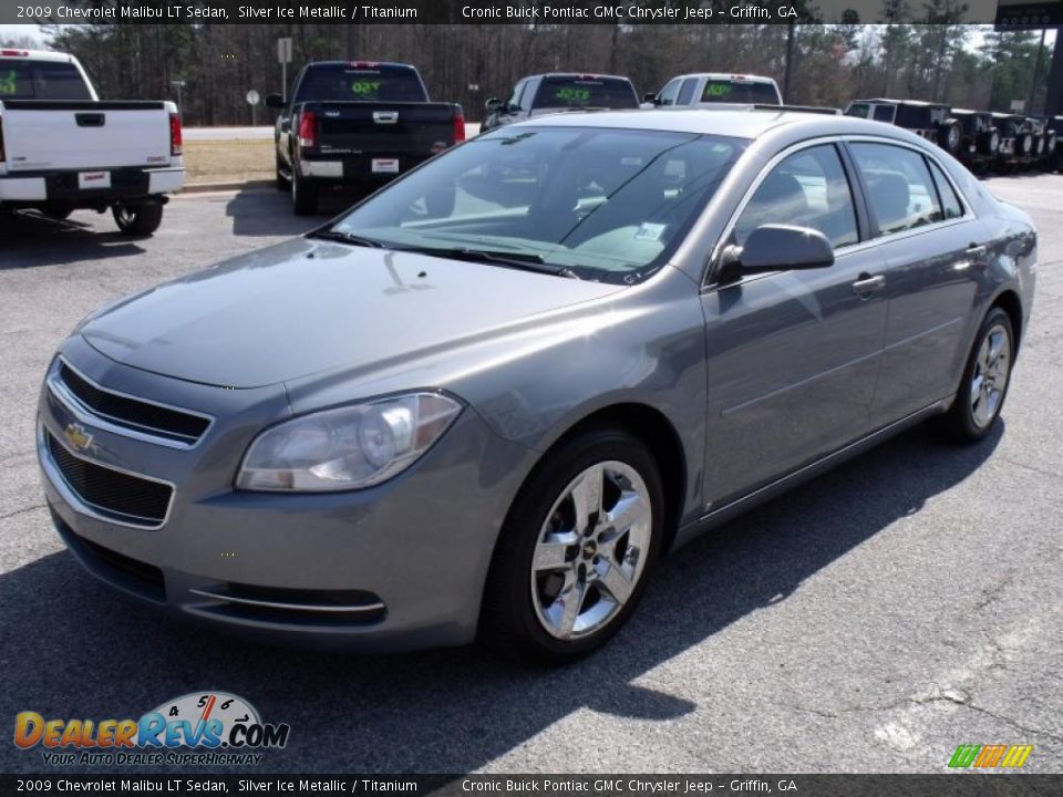 2009 Chevrolet Malibu LT Sedan Silver Ice Metallic / Titanium Photo #4