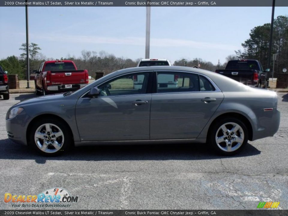 2009 Chevrolet Malibu LT Sedan Silver Ice Metallic / Titanium Photo #5
