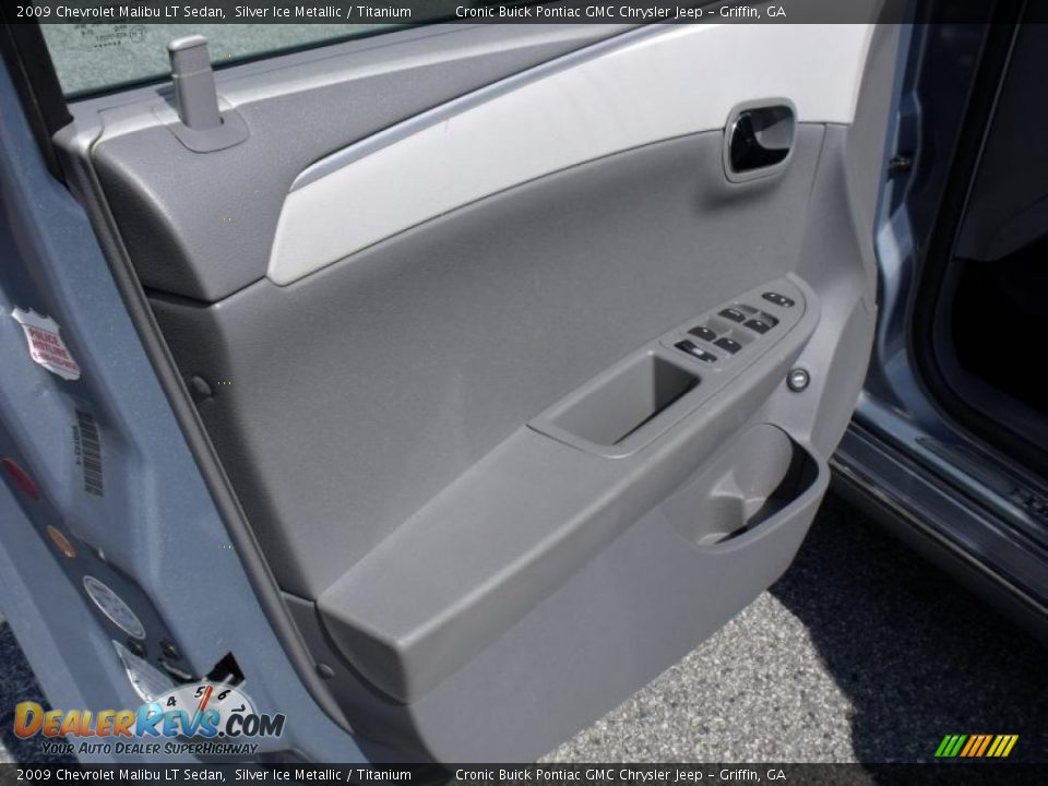 2009 Chevrolet Malibu LT Sedan Silver Ice Metallic / Titanium Photo #11