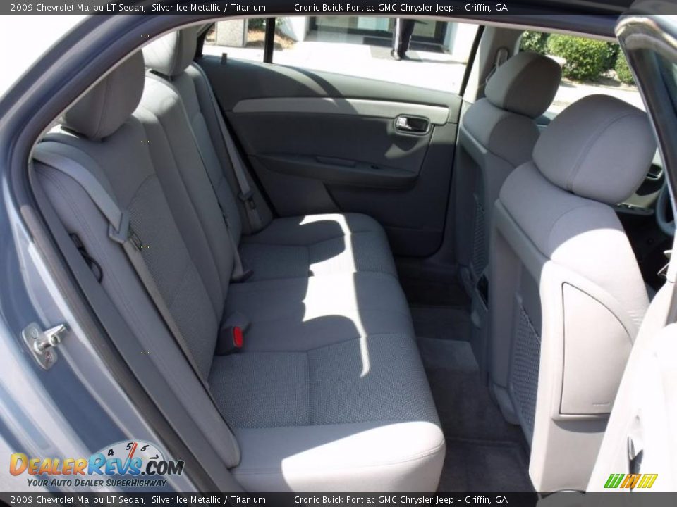 2009 Chevrolet Malibu LT Sedan Silver Ice Metallic / Titanium Photo #14