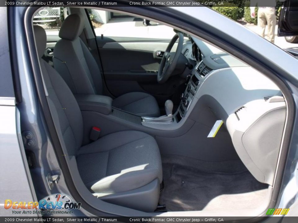 2009 Chevrolet Malibu LT Sedan Silver Ice Metallic / Titanium Photo #15