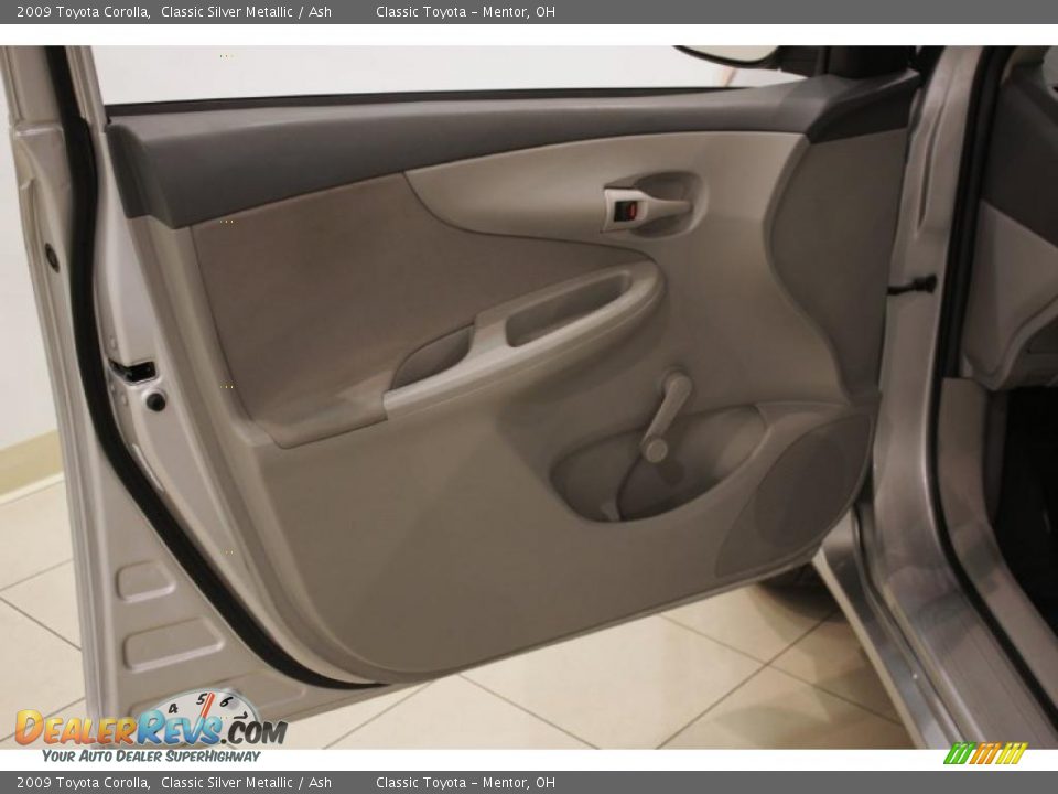 2009 Toyota Corolla Classic Silver Metallic / Ash Photo #8