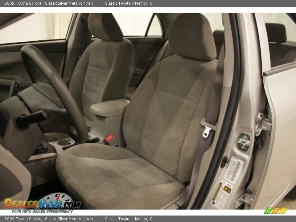 2009 Toyota Corolla Classic Silver Metallic / Ash Photo #9