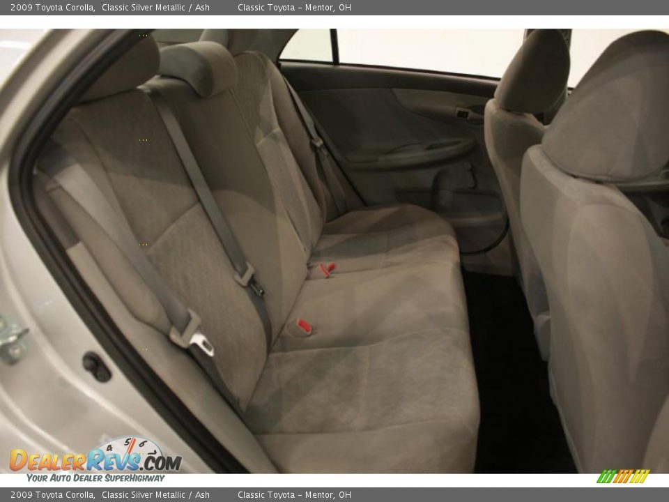 2009 Toyota Corolla Classic Silver Metallic / Ash Photo #17