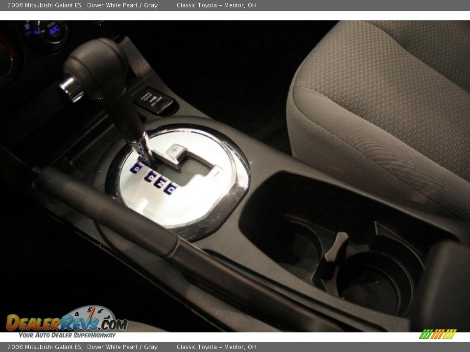 2008 Mitsubishi Galant ES Dover White Pearl / Gray Photo #16
