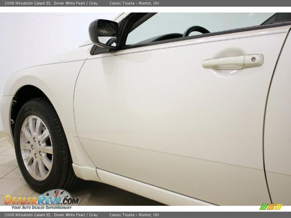 2008 Mitsubishi Galant ES Dover White Pearl / Gray Photo #24