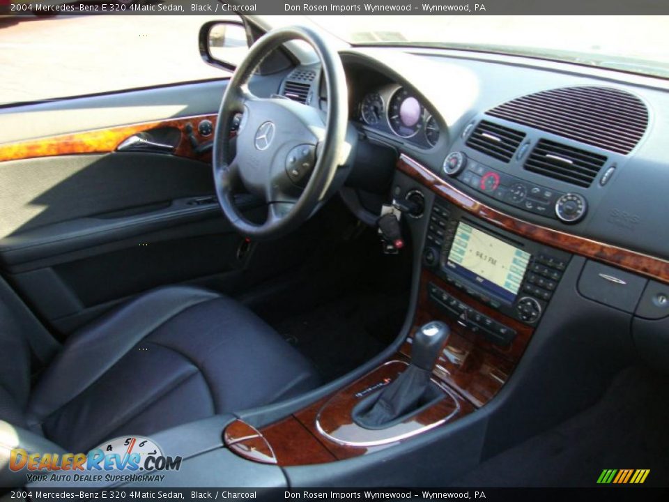 2004 Mercedes-Benz E 320 4Matic Sedan Black / Charcoal Photo #18