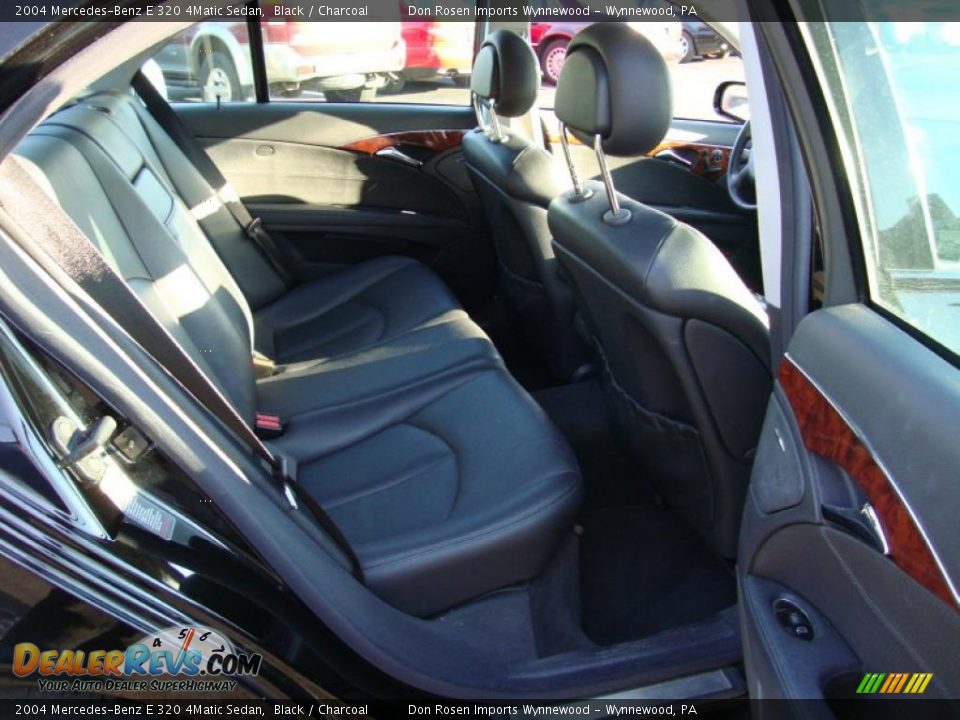 2004 Mercedes-Benz E 320 4Matic Sedan Black / Charcoal Photo #21
