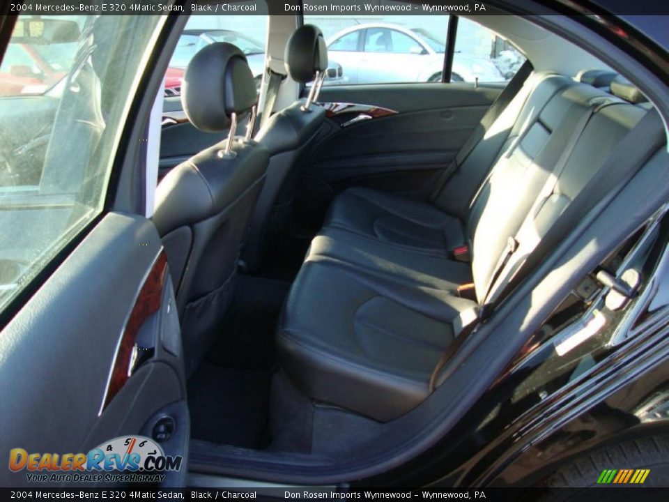 2004 Mercedes-Benz E 320 4Matic Sedan Black / Charcoal Photo #22