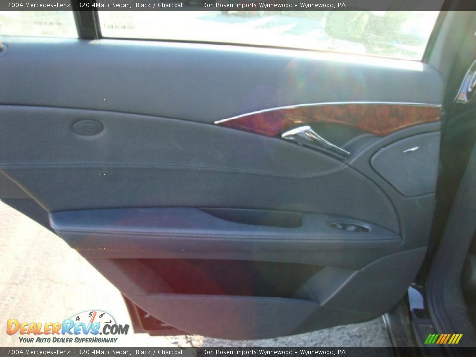 2004 Mercedes-Benz E 320 4Matic Sedan Black / Charcoal Photo #23
