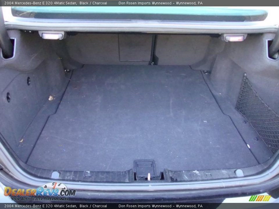 2004 Mercedes-Benz E 320 4Matic Sedan Black / Charcoal Photo #24