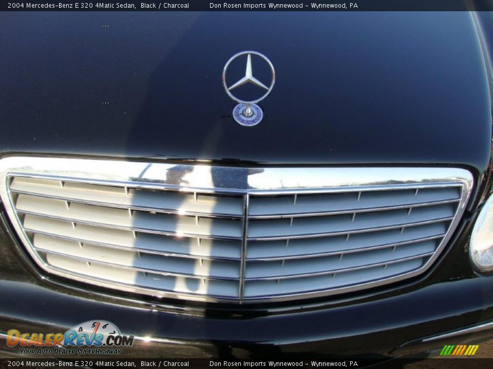 2004 Mercedes-Benz E 320 4Matic Sedan Black / Charcoal Photo #35