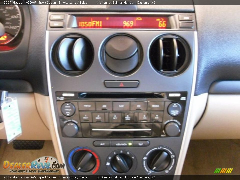2007 Mazda MAZDA6 i Sport Sedan Smokestone / Beige Photo #12