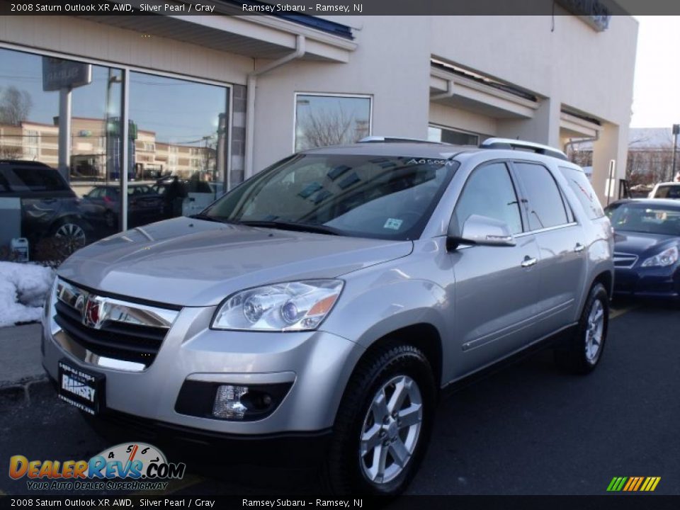 2008 Saturn Outlook XR AWD Silver Pearl / Gray Photo #1