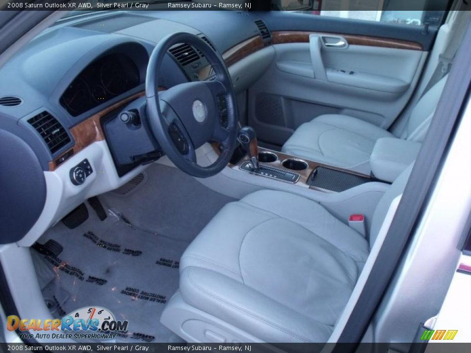 2008 Saturn Outlook XR AWD Silver Pearl / Gray Photo #7
