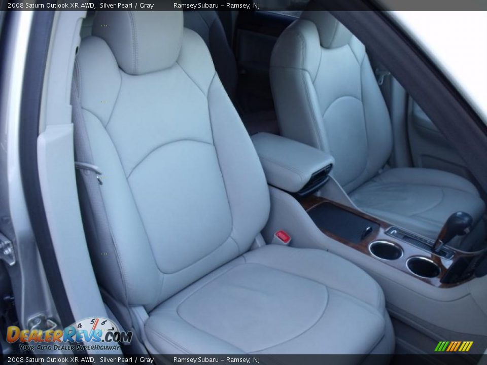 2008 Saturn Outlook XR AWD Silver Pearl / Gray Photo #21