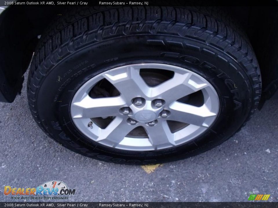 2008 Saturn Outlook XR AWD Silver Pearl / Gray Photo #22