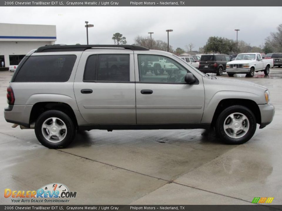 2006 Chevrolet TrailBlazer EXT LS Graystone Metallic / Light Gray Photo #2