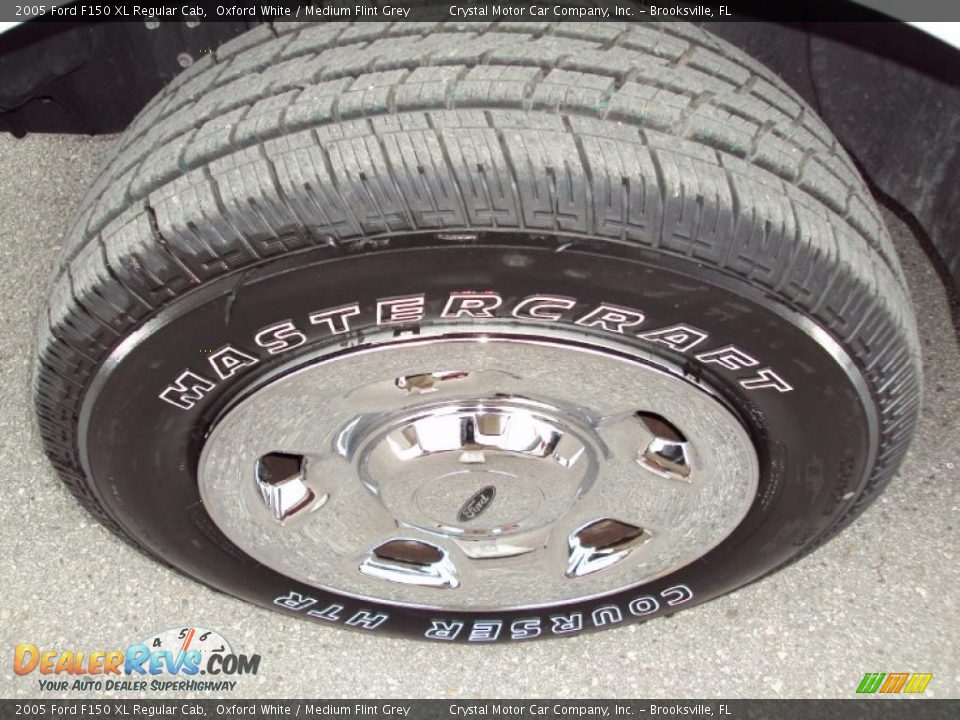 2005 Ford F150 XL Regular Cab Oxford White / Medium Flint Grey Photo #12