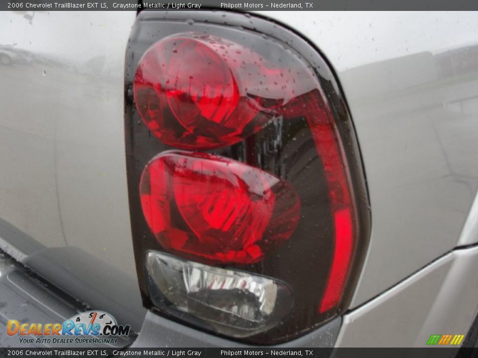 2006 Chevrolet TrailBlazer EXT LS Graystone Metallic / Light Gray Photo #19