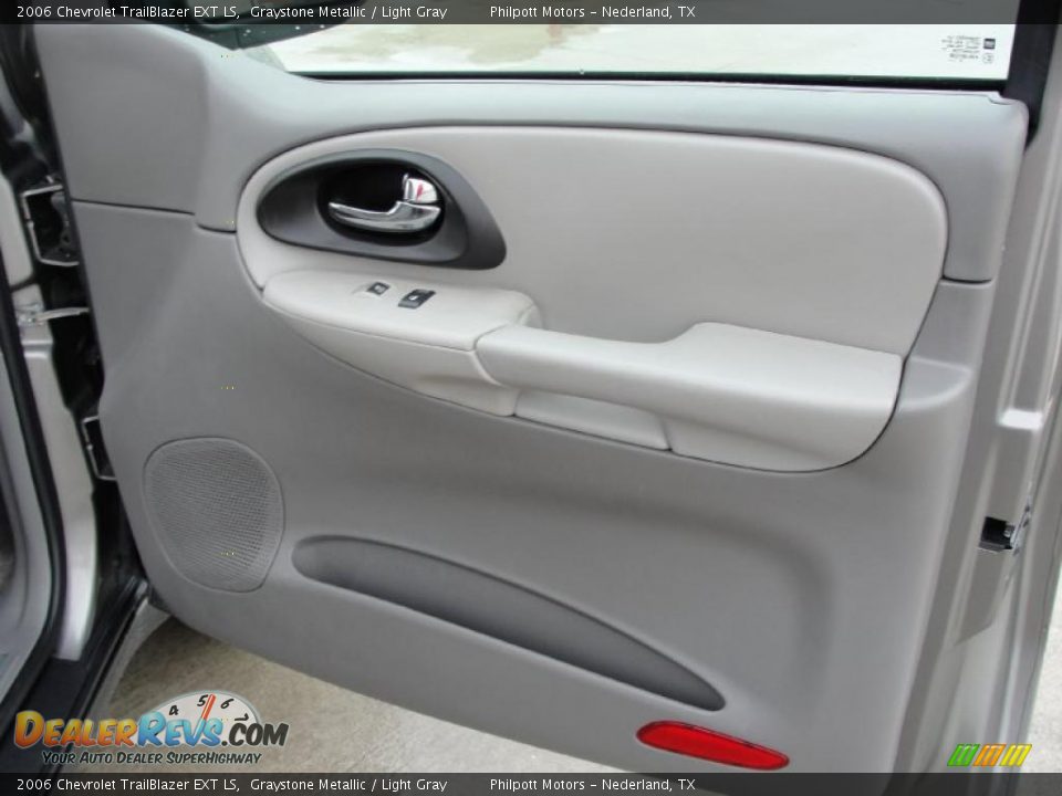2006 Chevrolet TrailBlazer EXT LS Graystone Metallic / Light Gray Photo #24