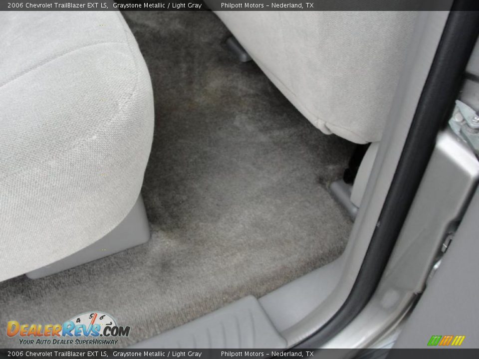 2006 Chevrolet TrailBlazer EXT LS Graystone Metallic / Light Gray Photo #29