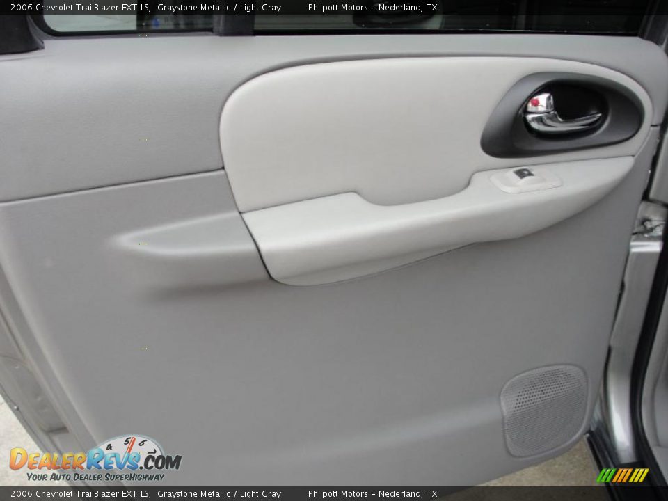 2006 Chevrolet TrailBlazer EXT LS Graystone Metallic / Light Gray Photo #33