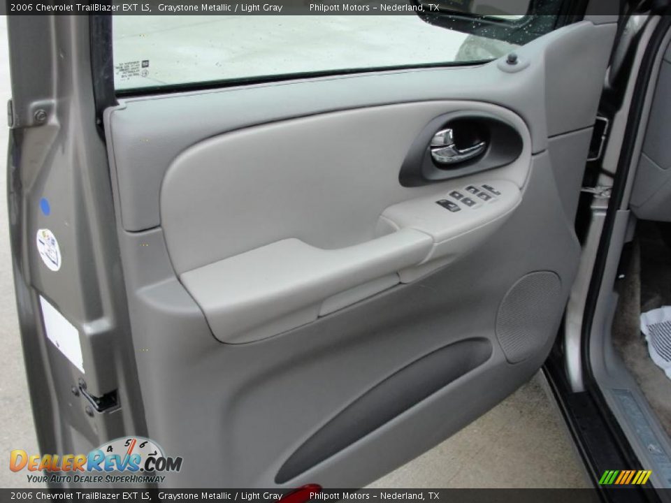 2006 Chevrolet TrailBlazer EXT LS Graystone Metallic / Light Gray Photo #35