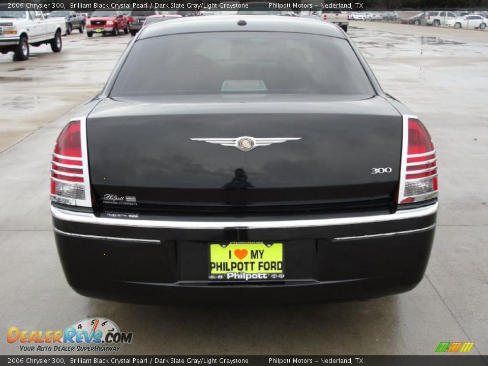 2006 Chrysler 300 Brilliant Black Crystal Pearl / Dark Slate Gray/Light Graystone Photo #4