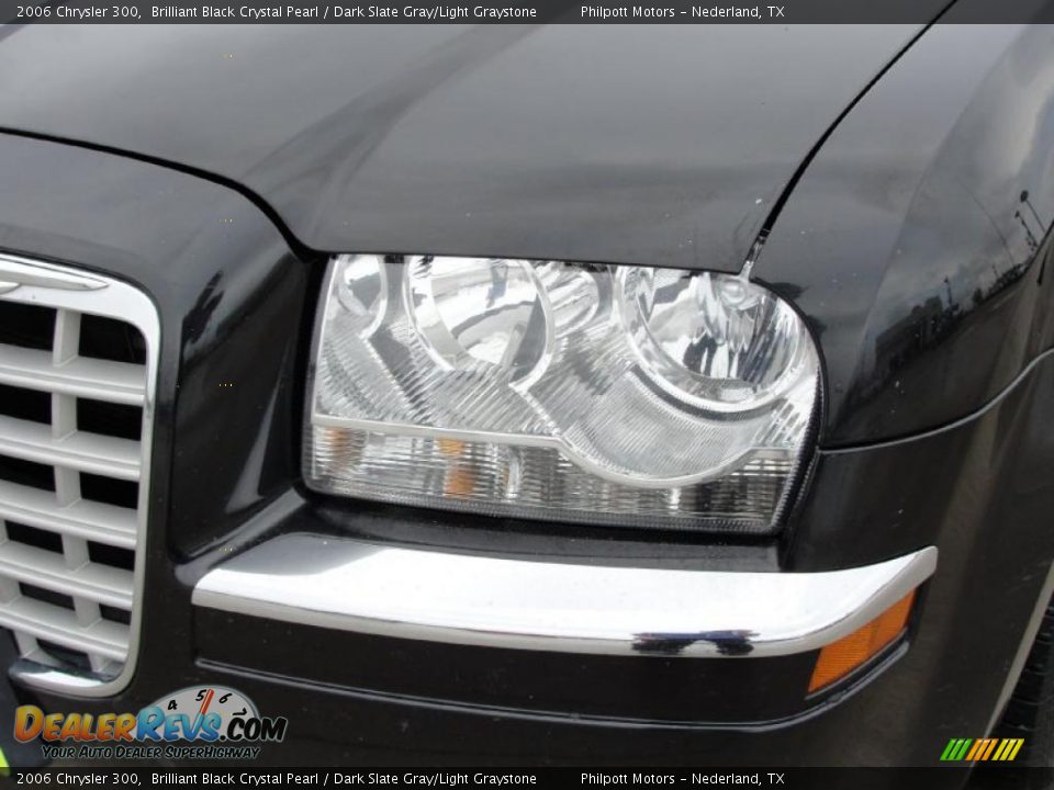 2006 Chrysler 300 Brilliant Black Crystal Pearl / Dark Slate Gray/Light Graystone Photo #9