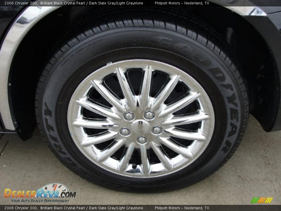 2006 Chrysler 300 Brilliant Black Crystal Pearl / Dark Slate Gray/Light Graystone Photo #14
