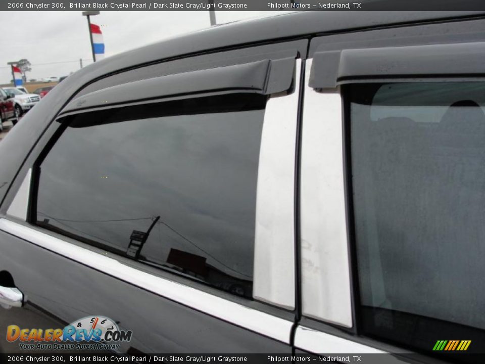 2006 Chrysler 300 Brilliant Black Crystal Pearl / Dark Slate Gray/Light Graystone Photo #20