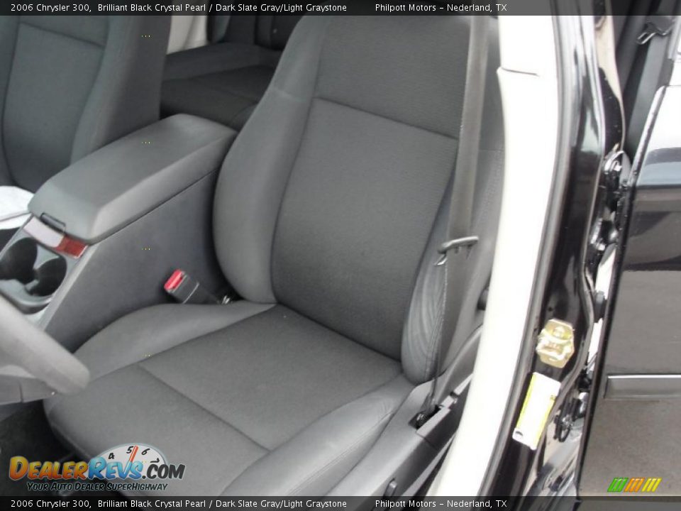 2006 Chrysler 300 Brilliant Black Crystal Pearl / Dark Slate Gray/Light Graystone Photo #35
