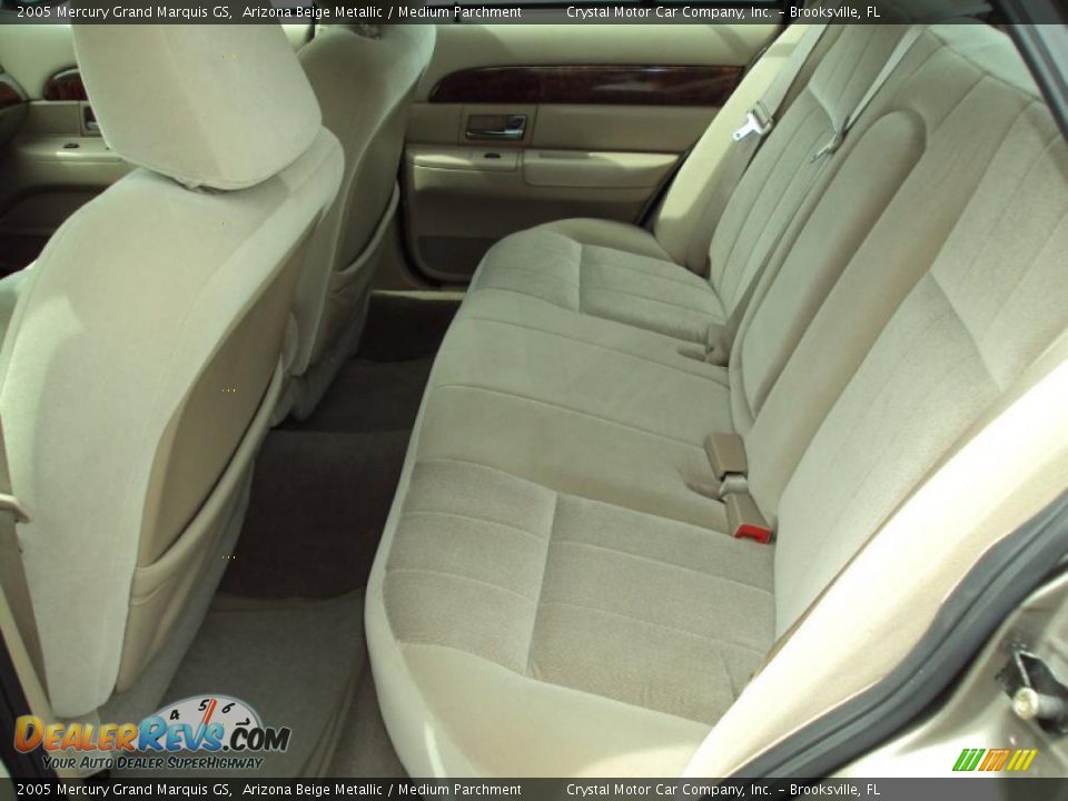 2005 Mercury Grand Marquis GS Arizona Beige Metallic / Medium Parchment Photo #5