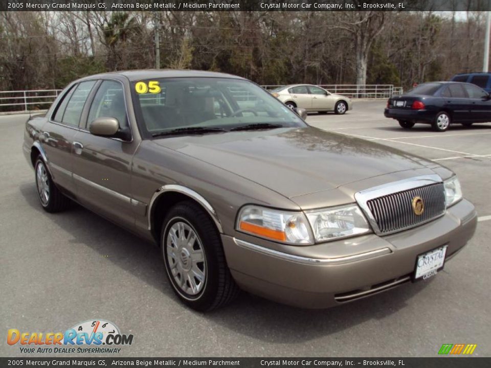 2005 Mercury Grand Marquis GS Arizona Beige Metallic / Medium Parchment Photo #10