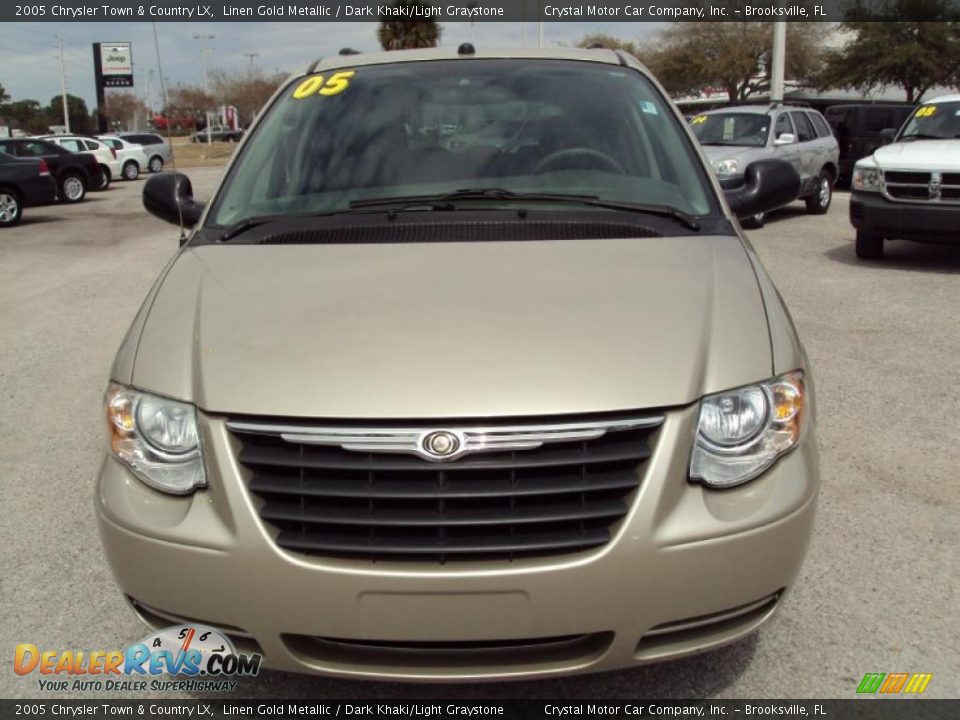 2005 Chrysler Town & Country LX Linen Gold Metallic / Dark Khaki/Light Graystone Photo #14