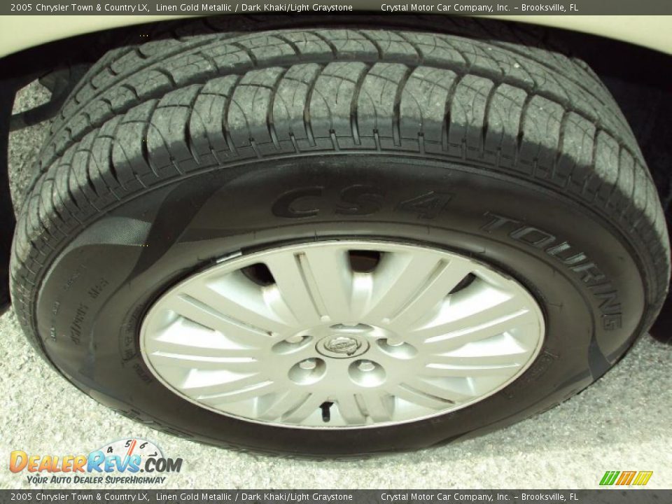 2005 Chrysler Town & Country LX Linen Gold Metallic / Dark Khaki/Light Graystone Photo #15