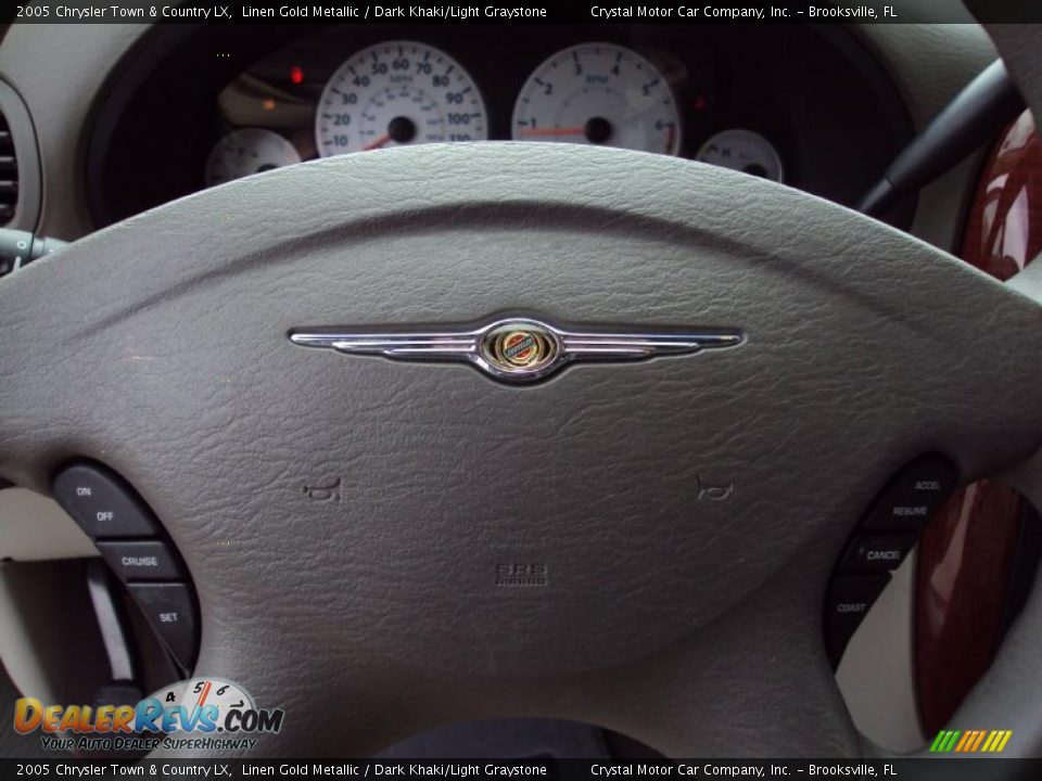 2005 Chrysler Town & Country LX Linen Gold Metallic / Dark Khaki/Light Graystone Photo #22