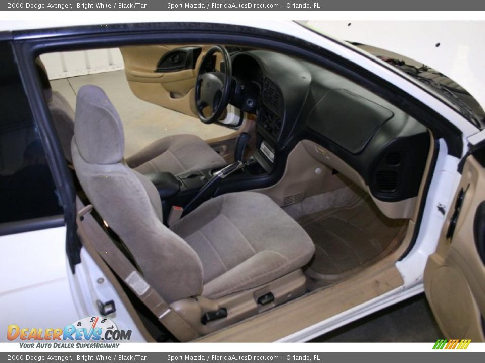 2000 Dodge Avenger Bright White / Black/Tan Photo #9