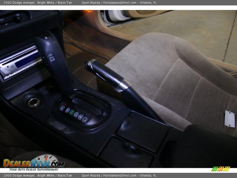 2000 Dodge Avenger Bright White / Black/Tan Photo #34