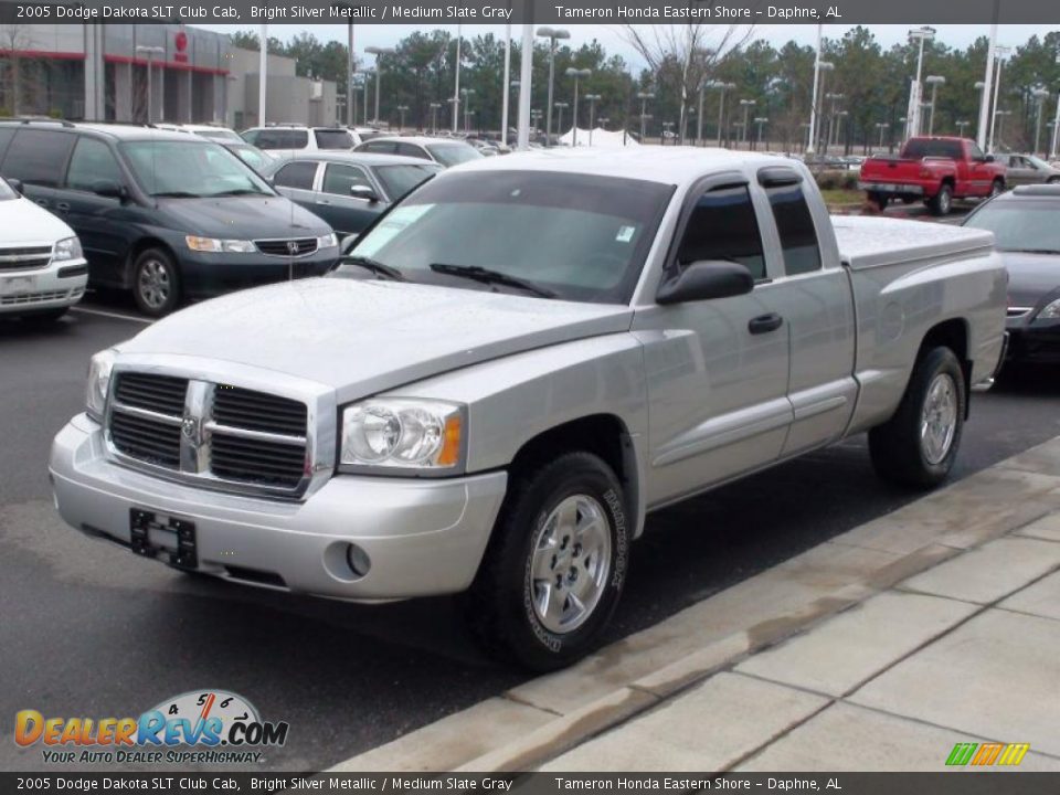2005 Dodge Dakota SLT Club Cab Bright Silver Metallic / Medium Slate Gray Photo #2